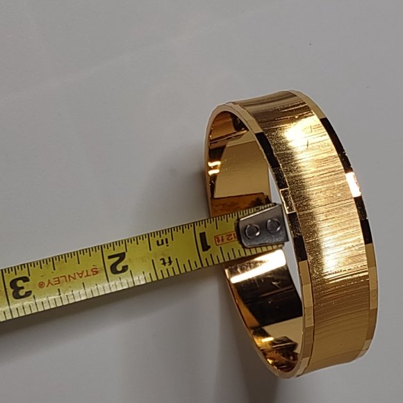 Vintage Monet Gold Tone Metal Bangle - Picture 11 of 12